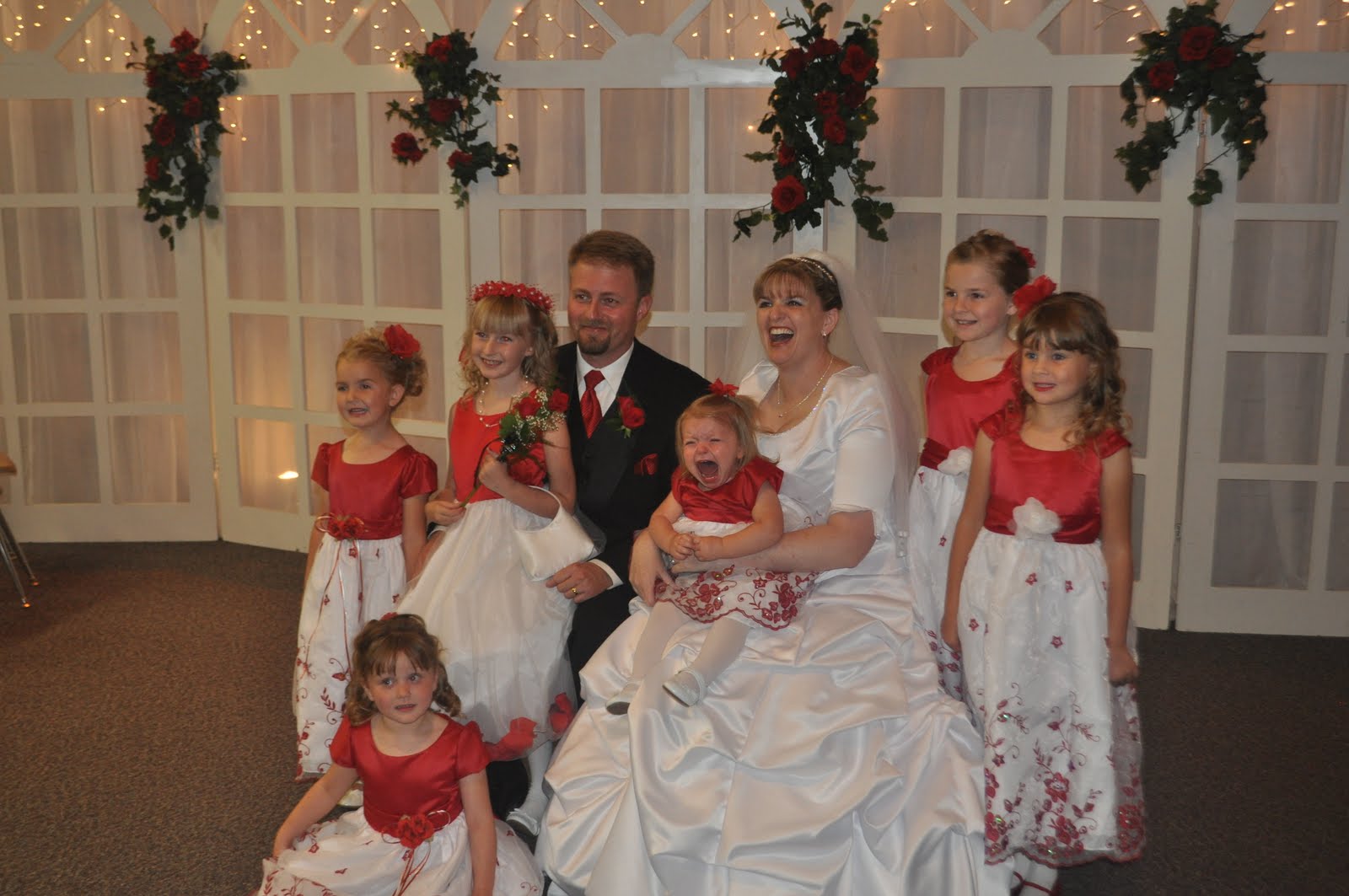 http://4.bp.blogspot.com/_iN8nY_Avlk0/TBalxCsDKLI/AAAAAAAAAPw/jYUB-nB5gXA/s1600/wedding+102.jpg