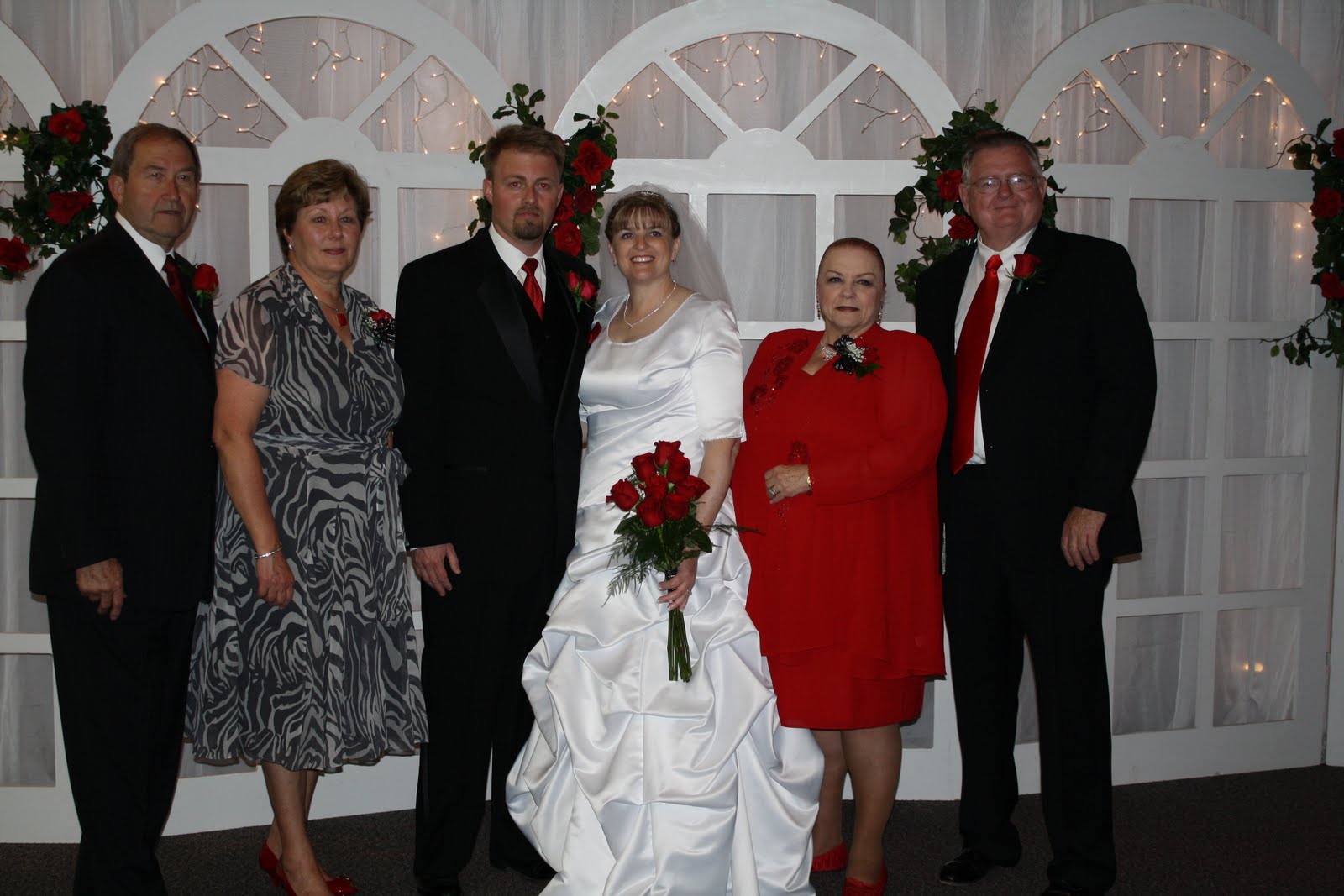 http://4.bp.blogspot.com/_iN8nY_Avlk0/TBaoTnWdKfI/AAAAAAAAAQQ/06Nrt-nJTcs/s1600/wedding+335.jpg
