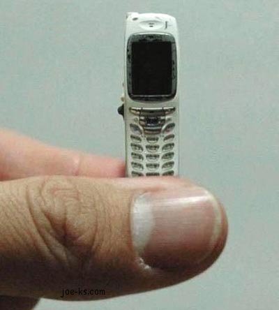 tiny+cell+phone.jpg