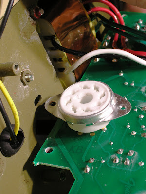 Modding the Fender Champion 600 - 6V6 octal socket