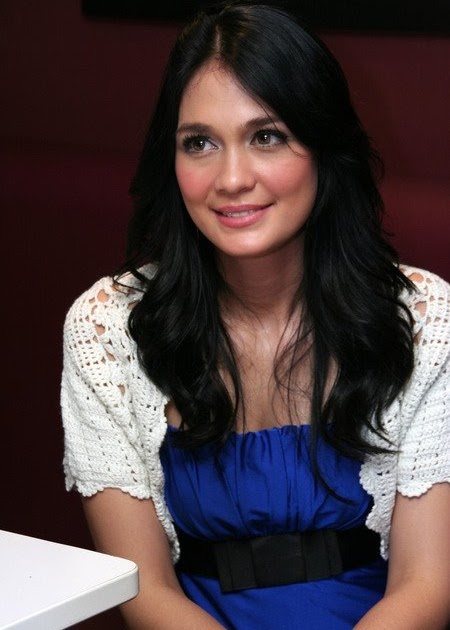 Luna Maya Indonesian Sexy Actress ~ Sexy Girl Wallpaper