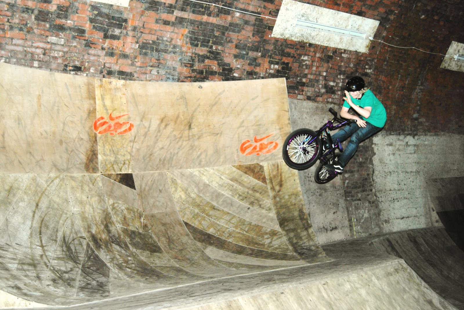 forum 84 black and white