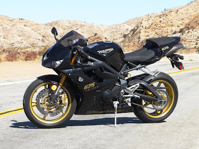 Triumph Daytona 675SE http://autocargotransport.blogspot.com