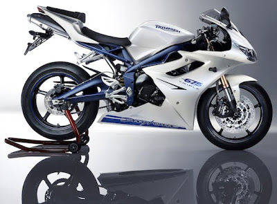 Triumph Daytona 675SE http://autocargotransport.blogspot.com