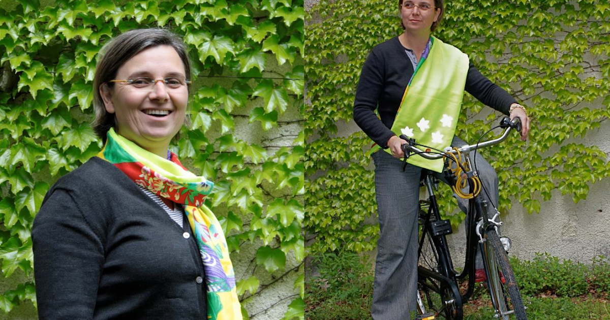 Chic Cyclists French Reflective Scarves