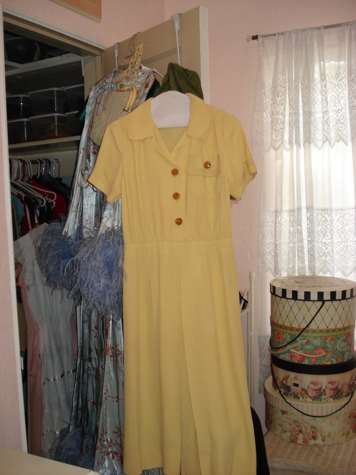 [Bakelite+Buttons.JPG]