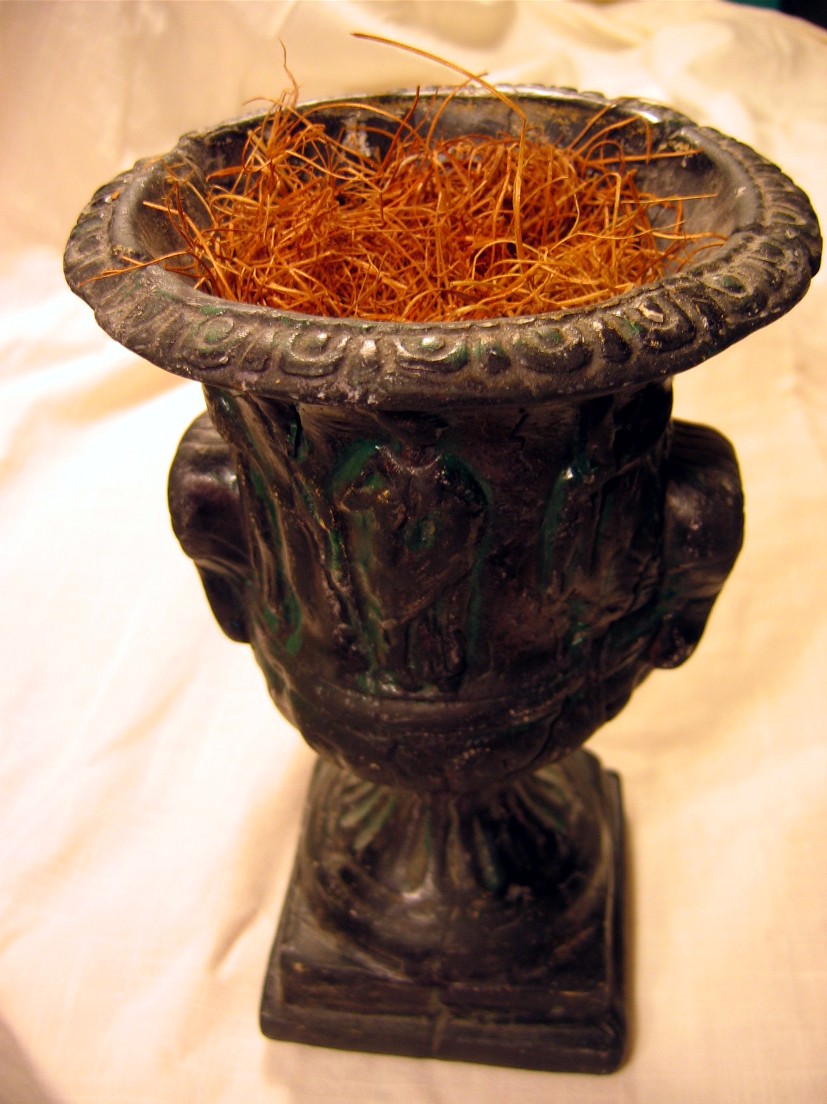 [urn.jpg]