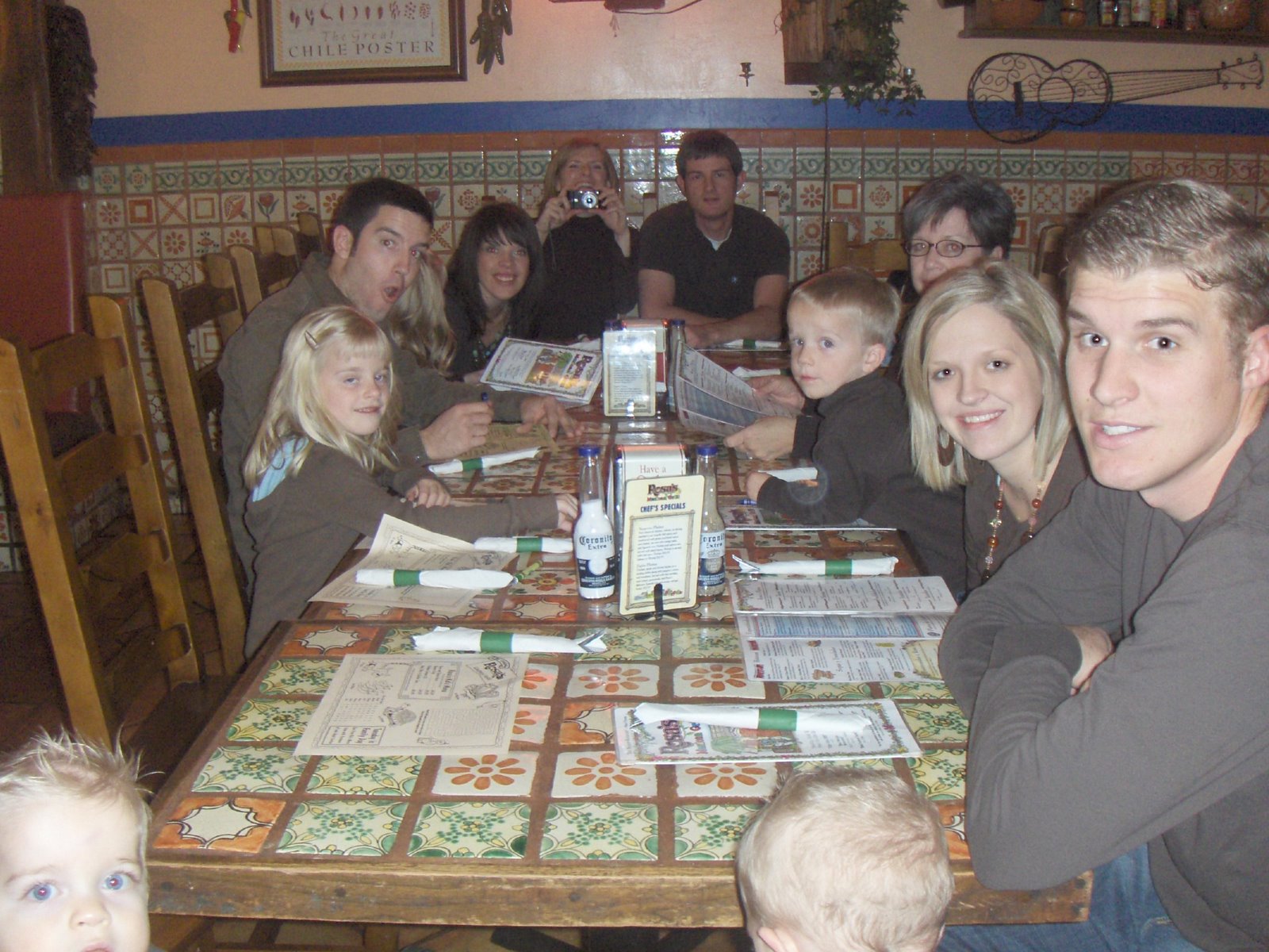 [Thanksgiving_wknd_rosas_everyone_Nov07.JPG]