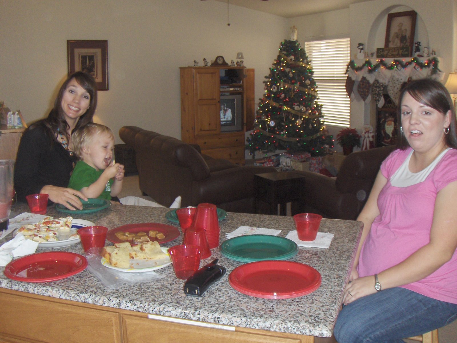 [Playgroup_girls_Polly_Tiff_Dec07.JPG]
