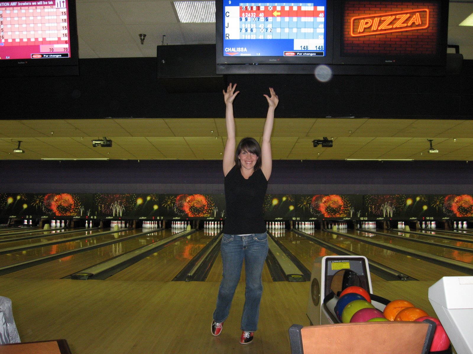 [Alyssa_bowling_arms.jpg]
