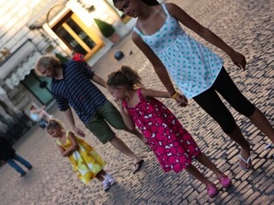 [shapeimage_2-8.jpg]