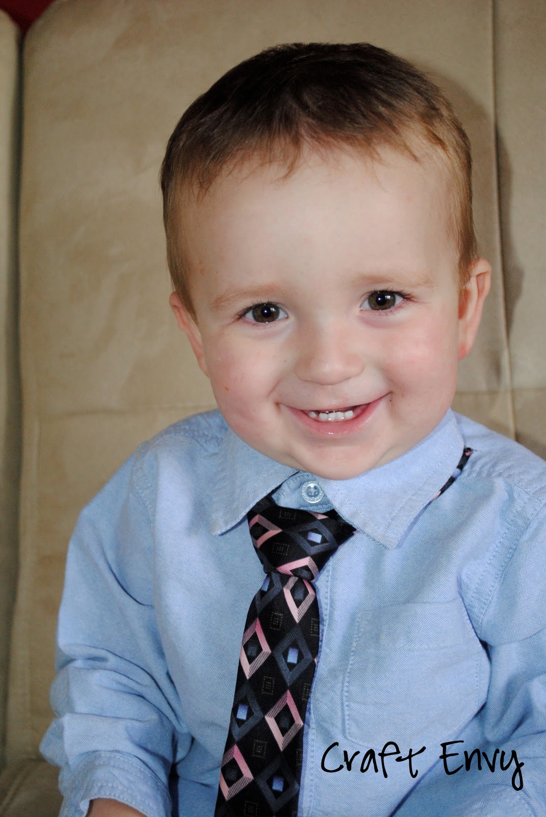 Craft Envy Toddler/Baby Tie From a Men's Tie