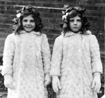 Facts About Twins | Identical Twins Seen On www.coolpicturegallery.us Facts About Twins | Identical Twins Seen On www.coolpicturegallery.us