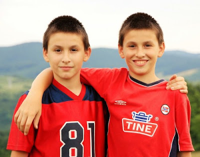 Facts About Twins | Identical Twins Seen On www.coolpicturegallery.us Facts About Twins | Identical Twins Seen On www.coolpicturegallery.us