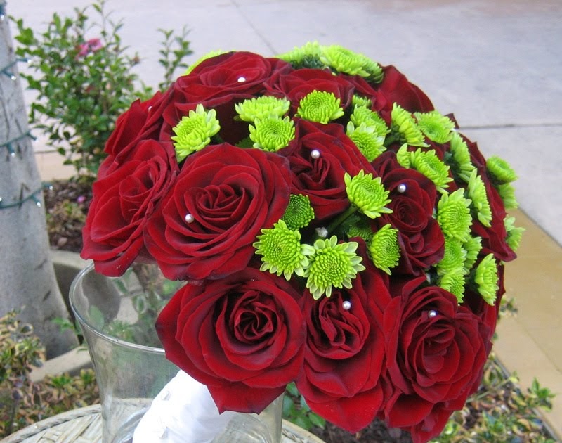 La Jolla Village Florist Ceremony Flowers at La Jolla Wedding Bowl