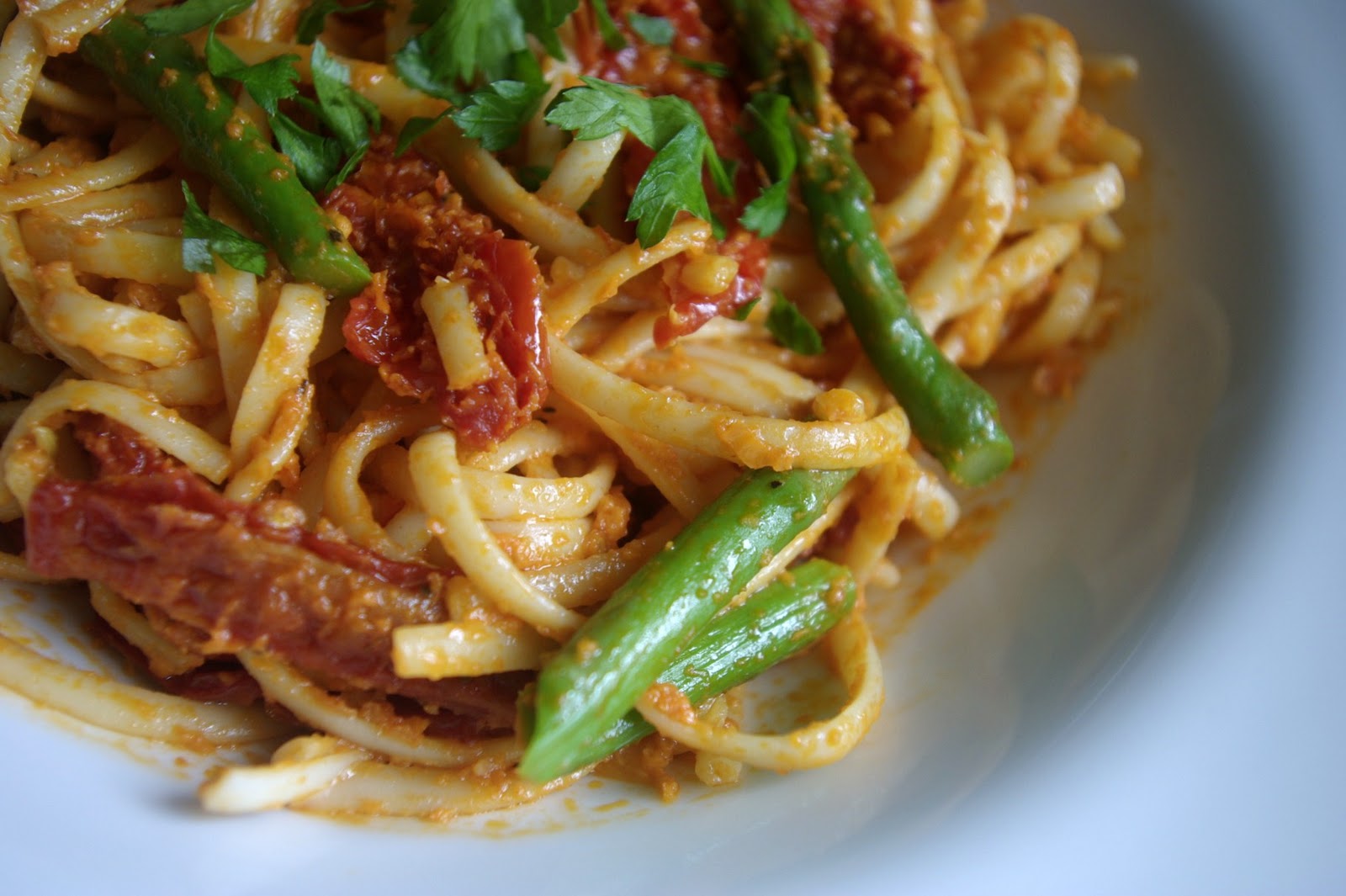 Linguini Tossed with Vodka Blush Sauce, Sundried Tomatoes, and