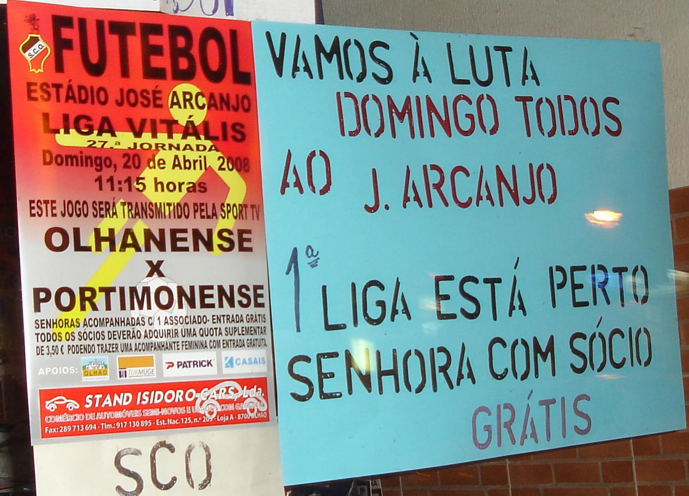 Cartazes Olhanense X Portimonense - montra da Papelaria Clinar