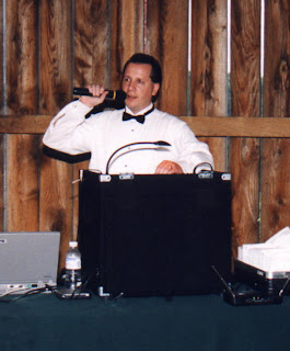 Choosing Your Wedding Vendors dj Choosing Your Wedding Vendors