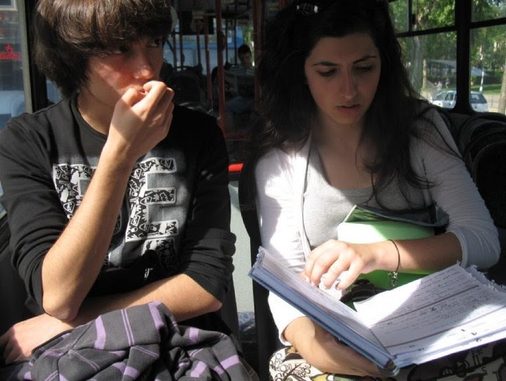 Bir Küçük Kız ( esinmustafabüşra// yazan ersin