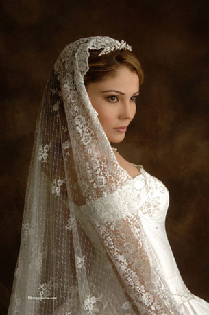 vestido de novia: la mantilla: un estilo clásico que se ha ido