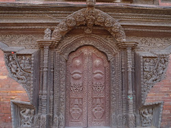 Porte en bois sculpte de Patan