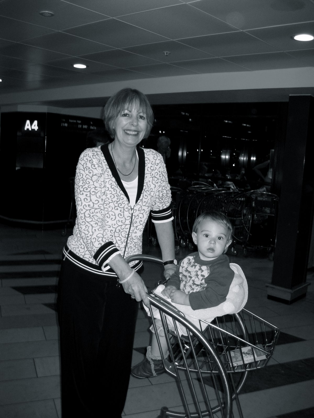 [august+holday+08+090.jpg]