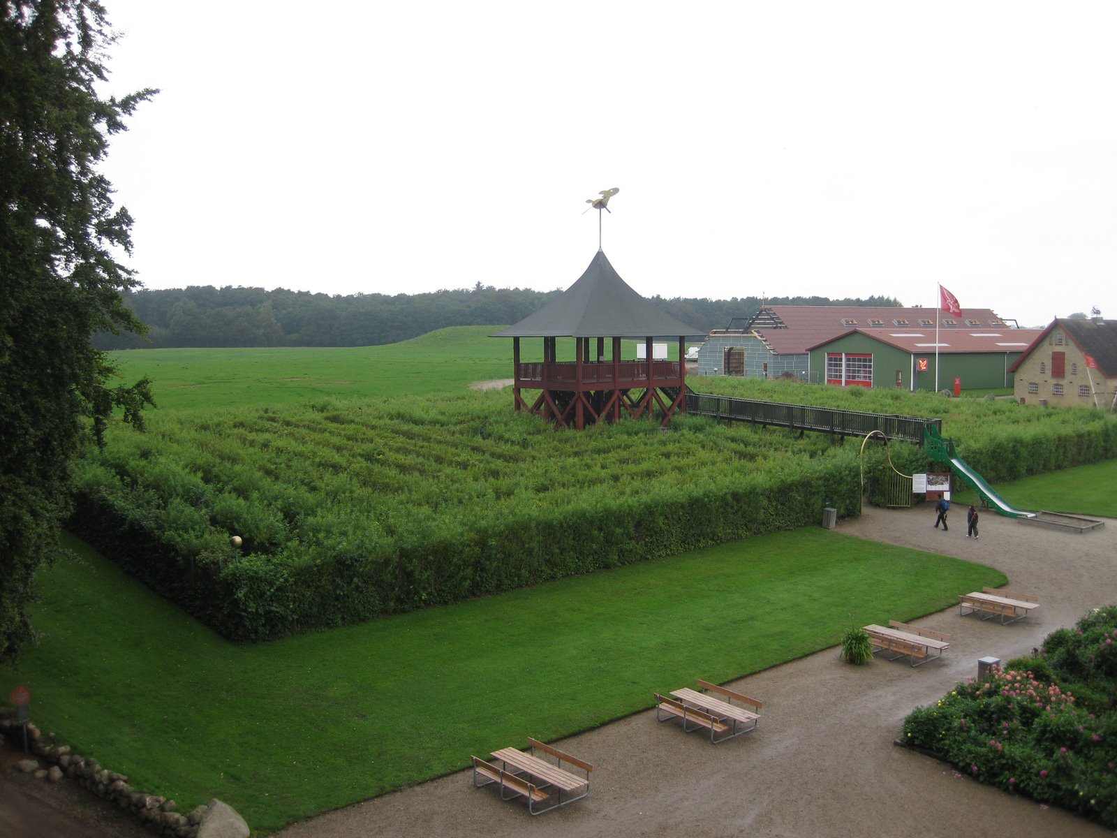 [august+holday+08+230.jpg]