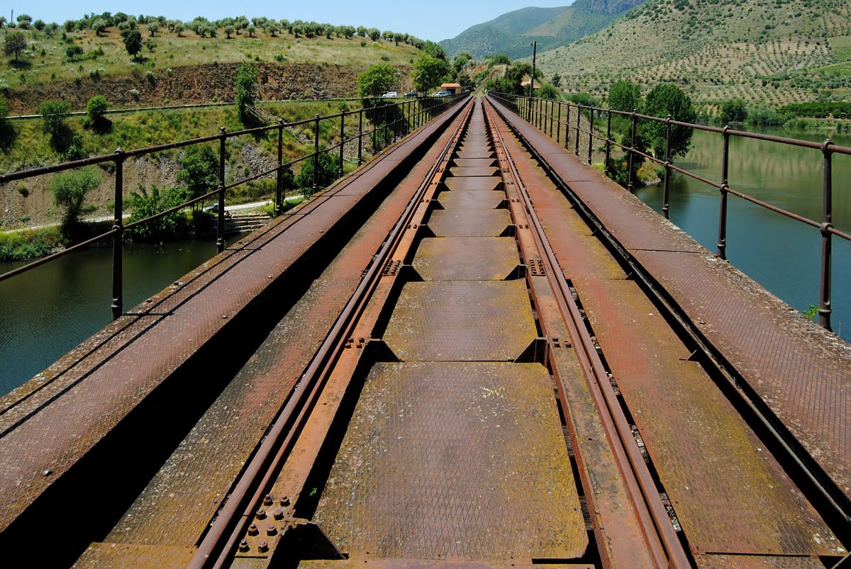 http://4.bp.blogspot.com/_j1ayHySMd_Y/S_qOT1-Y_YI/AAAAAAAAEpY/15far6Fhjcw/s1600/Villa_01493_No_Pasa_El_Tren.jpg