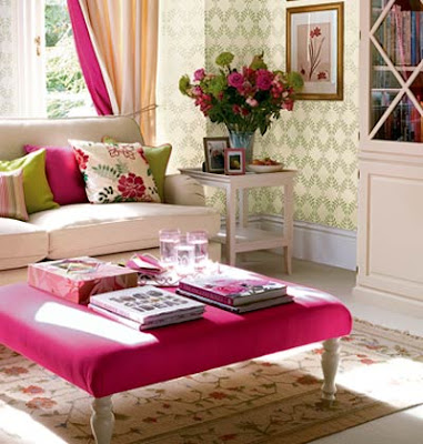Pembe Odalar White+room+pink+ottoman