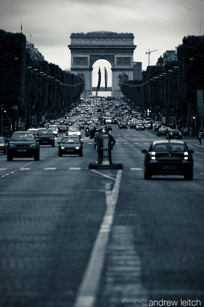 IMAGE: http://4.bp.blogspot.com/_j5i8MBM967g/SlNsJJJevBI/AAAAAAAAABk/eA2Sg38luPY/s1600/Champs%2BElysses%2Bcopy.jpg