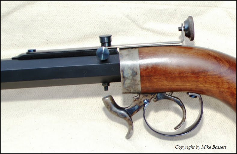 LA CARABINE REMINGTON WOOD . Billinghurst+action+closeup