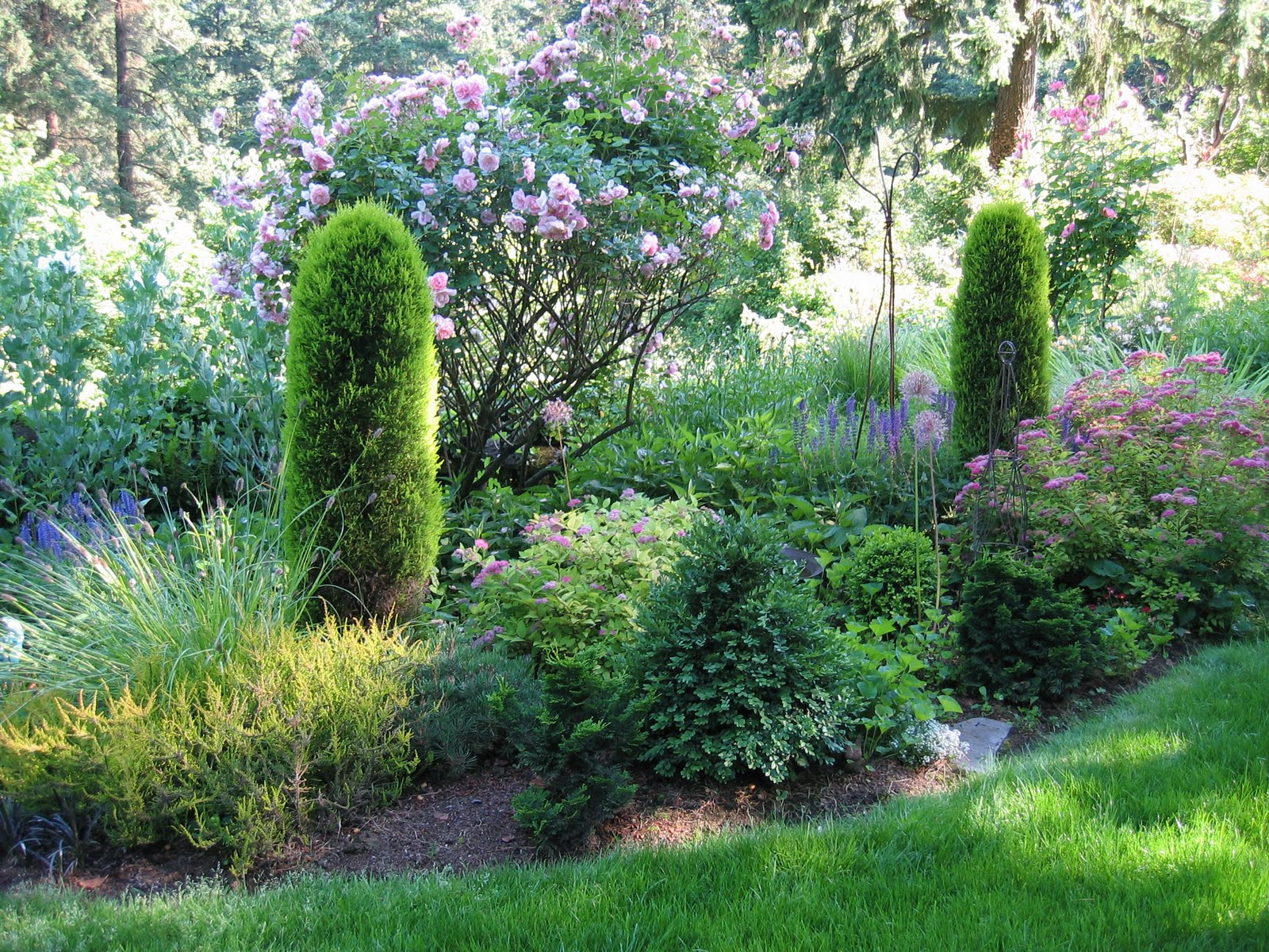 Portland Garden Geek: English Garden design photos