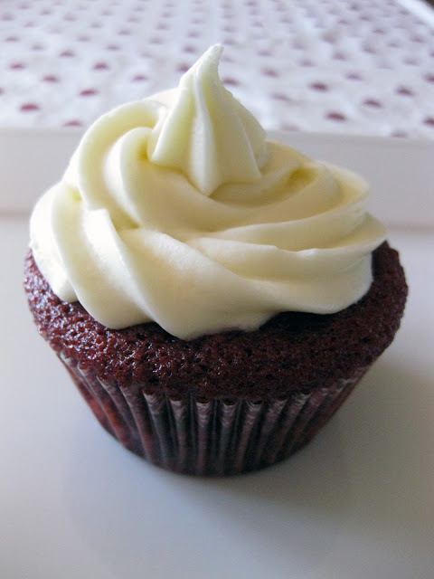 red velvet cupcakes for christmas with real red velvet cake recipe