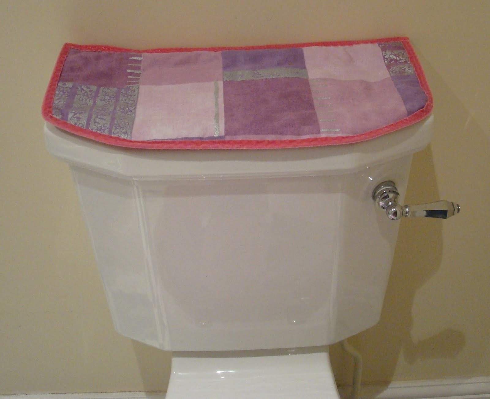 Mi Tiempo en Casa: Baño Lily en color violeta suave