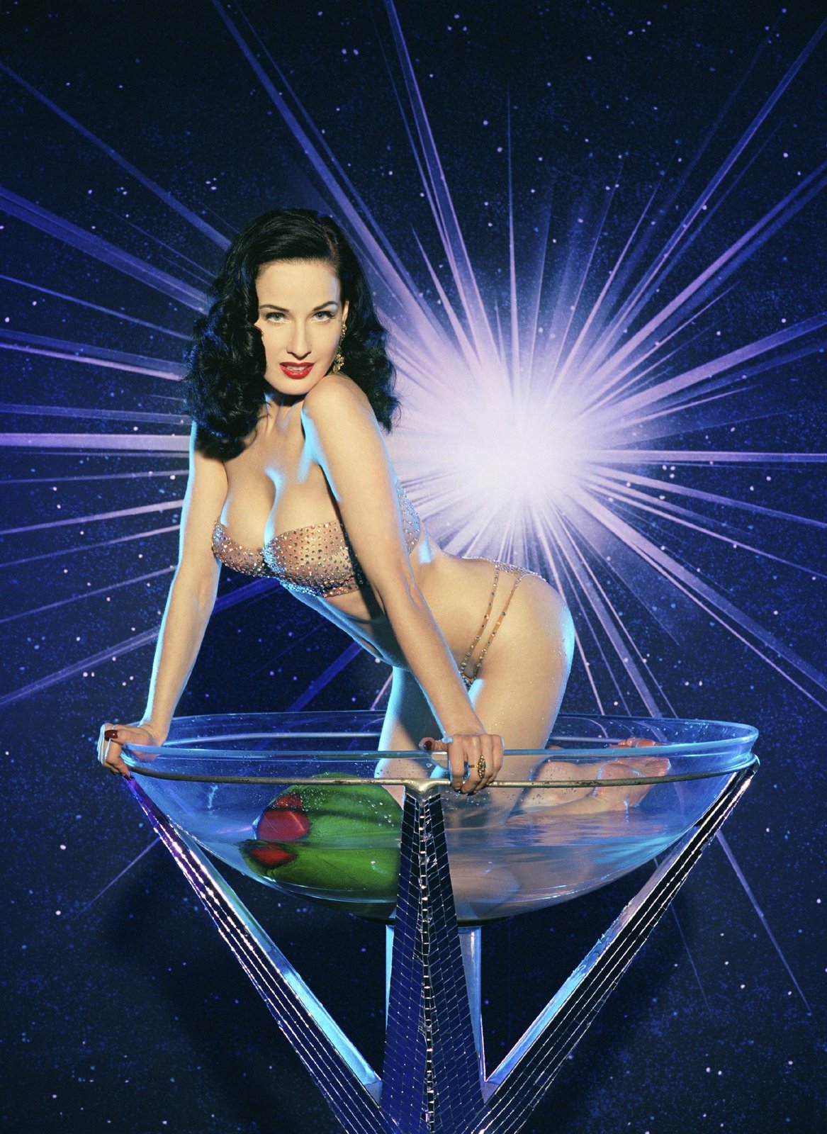 http://4.bp.blogspot.com/_jBpbz96_-9Y/TOBKiftk83I/AAAAAAAAYL4/gESY8I28N-Y/s1600/Dita%2BVon%2BTeese%2B5.jpg