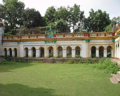 dinajpur rajbari, rajbatika, rajarampur, lion gate, gorur, statue