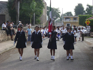 áspero escolta pequeña mama áspero escolta pequeña mama