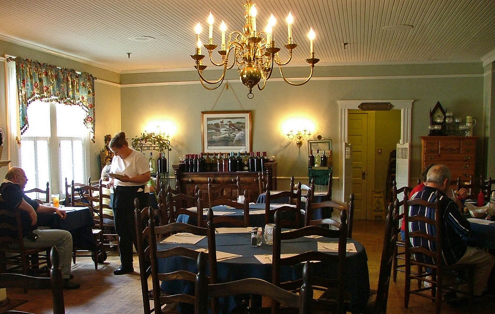[Dining+area+at+the+Inn2.jpg]