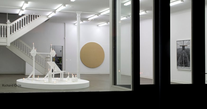 [RO_UntitledShow09_Installation_3.jpg]