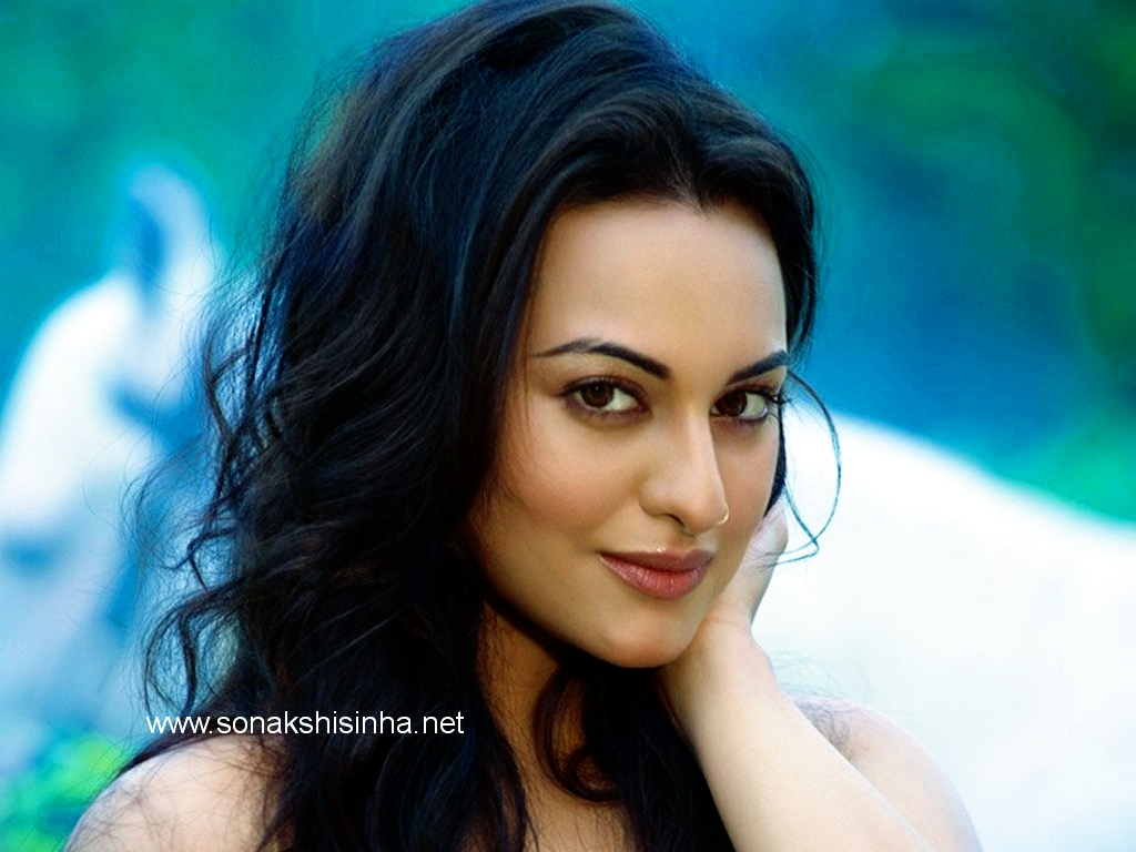 http://4.bp.blogspot.com/_jJKPwhSecsc/TQzSfeVCEeI/AAAAAAAAARA/JB7dPeFnetw/s1600/sonakshi-sinha_wallpaper0014.jpg
