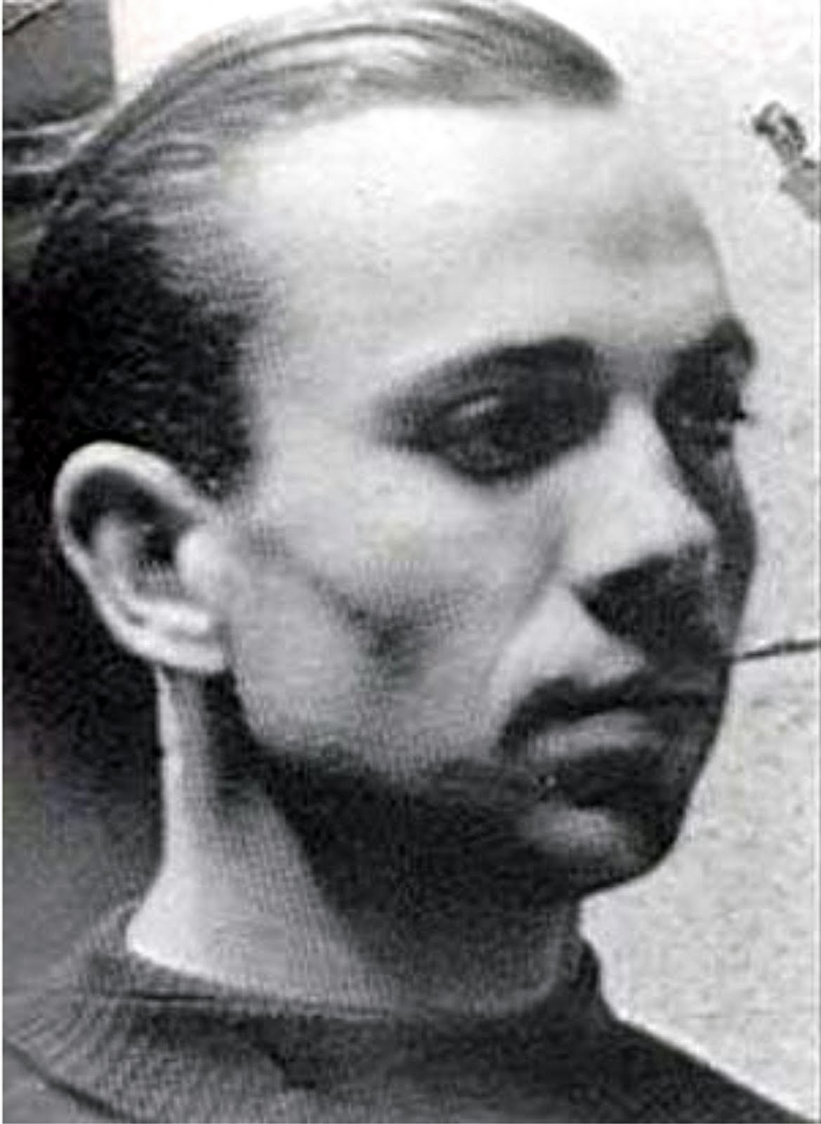 http://4.bp.blogspot.com/_jJpcqyNwYks/S68r-AF6SII/AAAAAAAAAP4/F7foT9BfaEA/s1600/Retrato+de+Miguel+Hern%C3%A1ndez.bmp.jpg