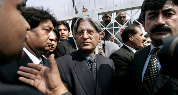 [Pakistan+Lawyers.jpg]