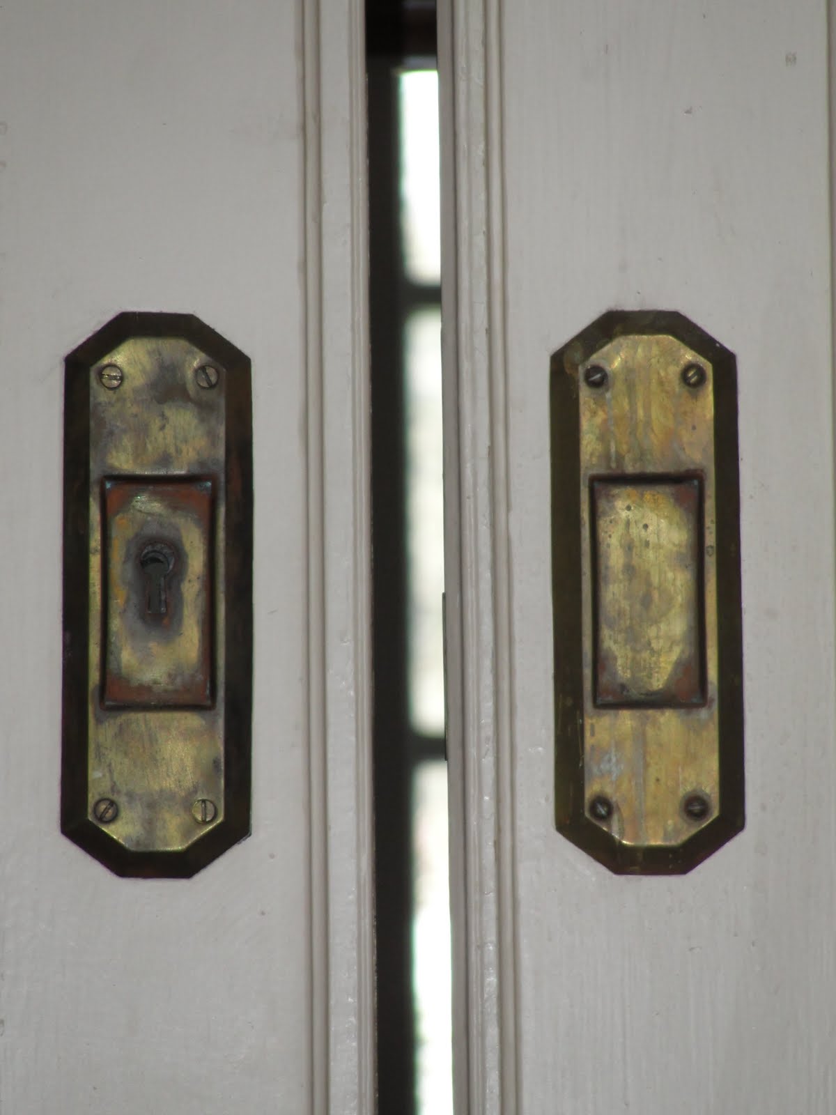 Kitchen curio cabinet Pocket Door Hardware