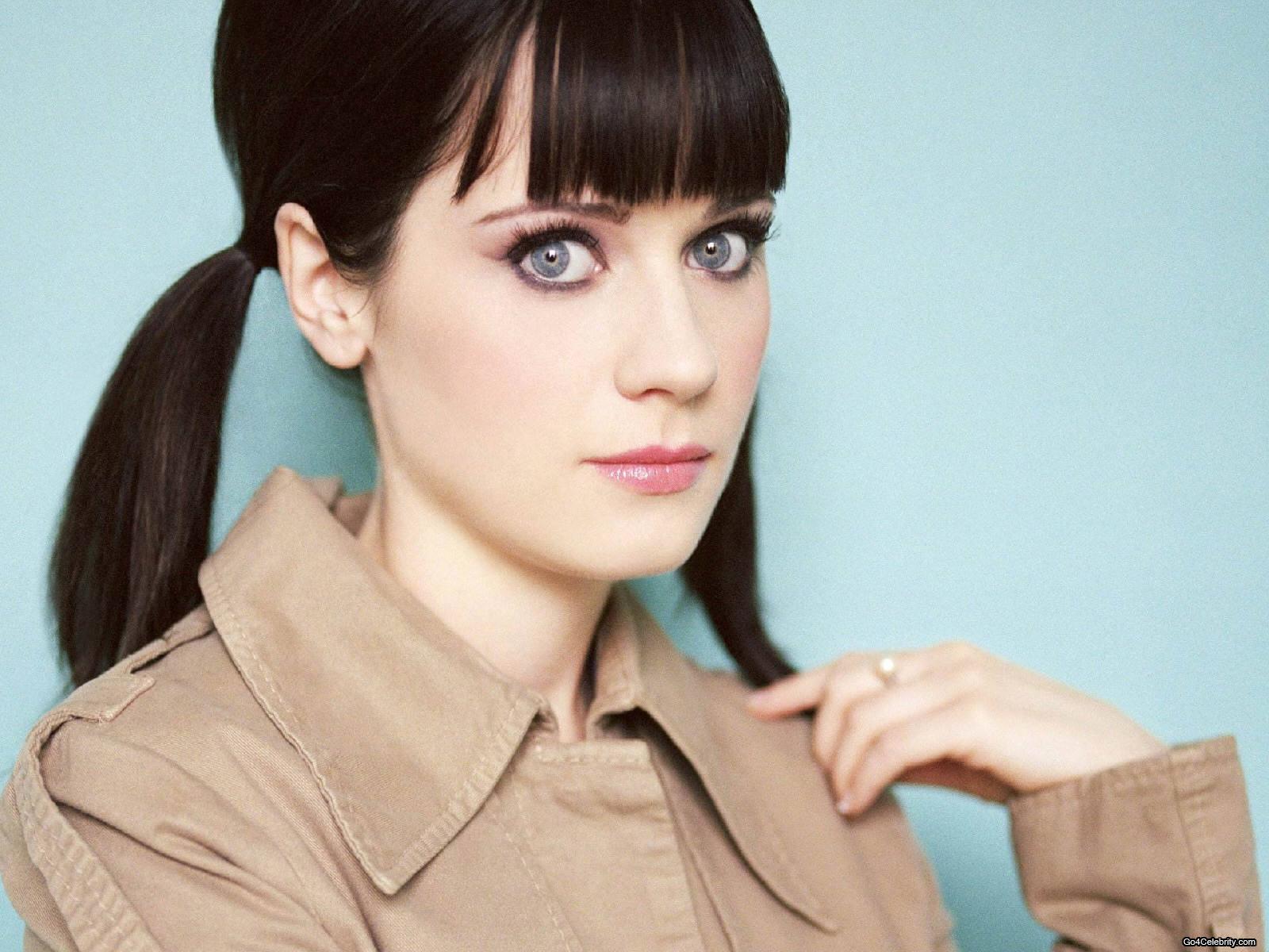 http://4.bp.blogspot.com/_jQAa_bA6yzw/TUGISUR9hQI/AAAAAAAABA4/KILw5svtW6s/s1600/Zooey+Claire+Deschanel.jpg