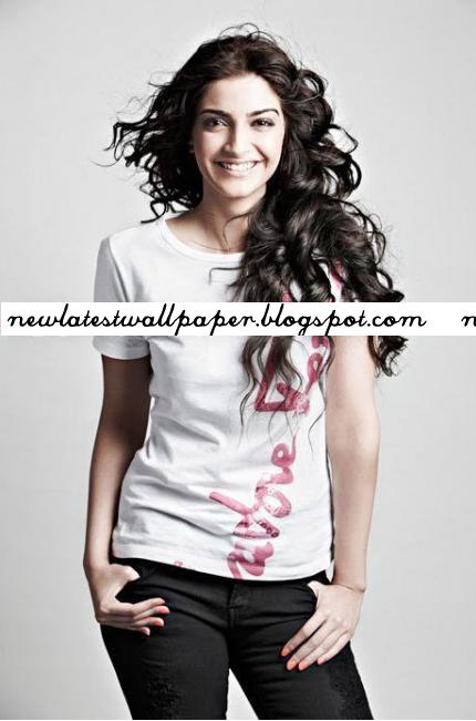 Sonam Kapoor in tarun khiwal Latest Wallpapers Of Sonam Kapoor. Sonam Kapoor in tarun khiwal