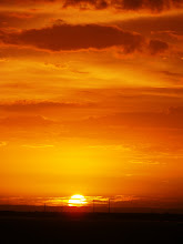 senja di pantai carita