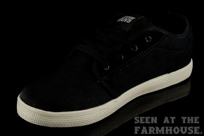 Black Kicks