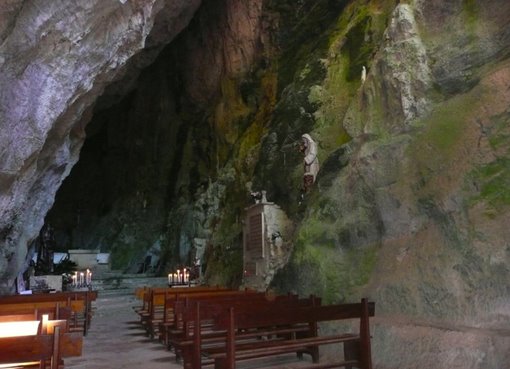 Gorge de Galamus St Antoine Chapel-Grotto