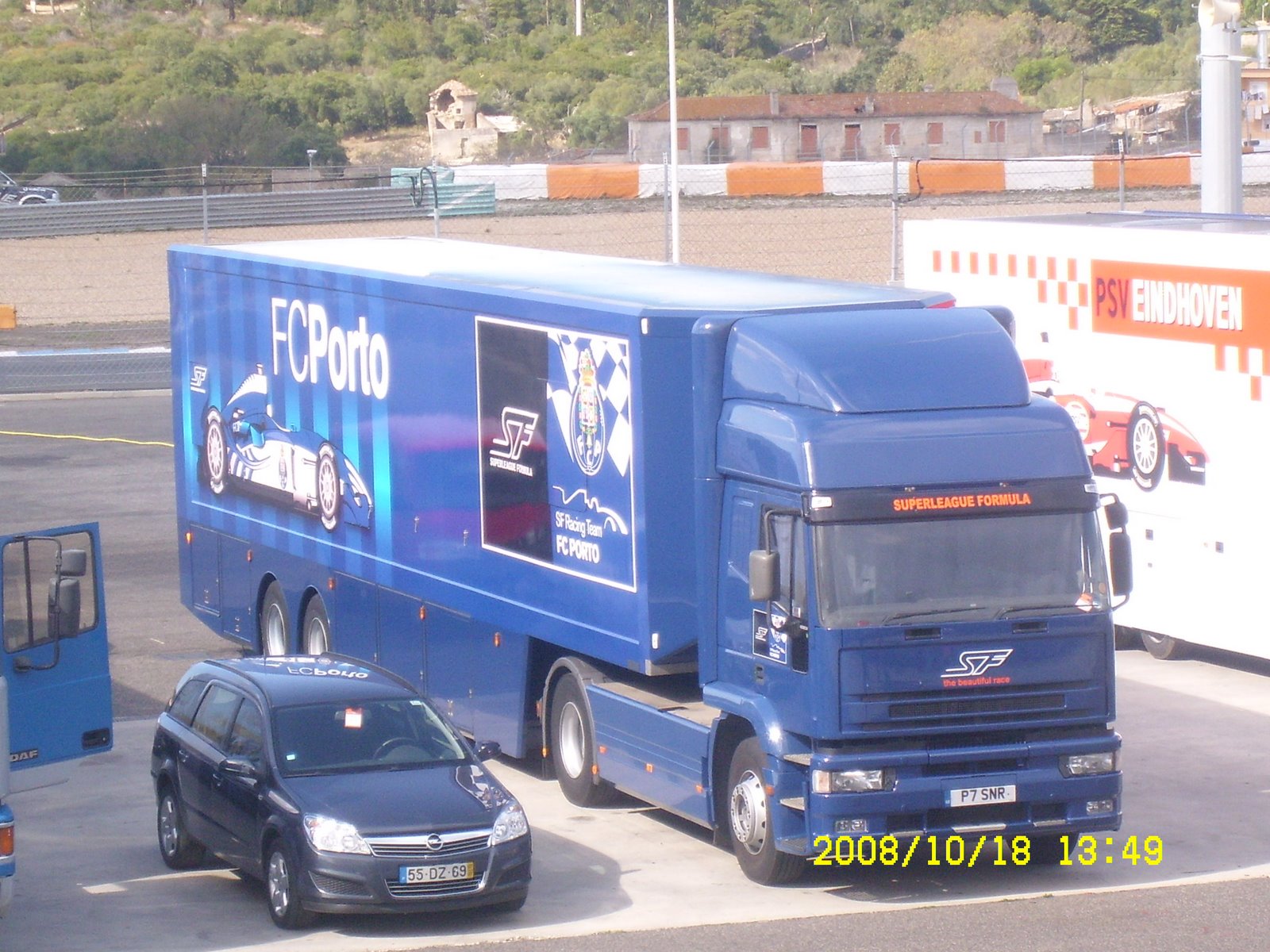 [SL730016.JPG]