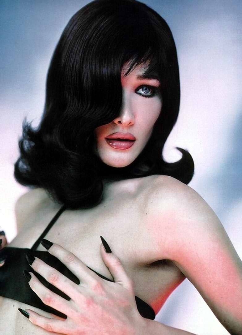 [carla_bruni_sexy_03.jpg]